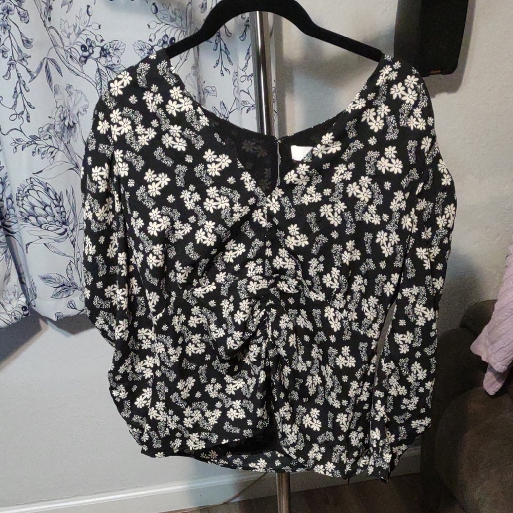 Astr Black and White Wrap Ruched Blouse 3/4 Sleeve